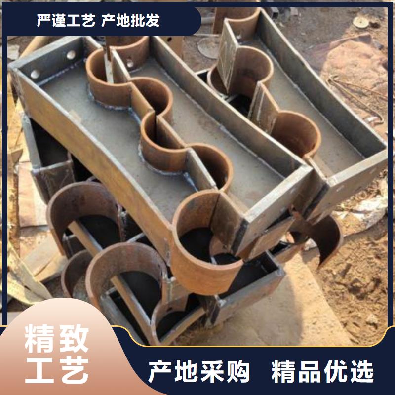 橋梁防撞支架,市政道路防護(hù)欄用途廣泛當(dāng)?shù)亟?jīng)銷(xiāo)商