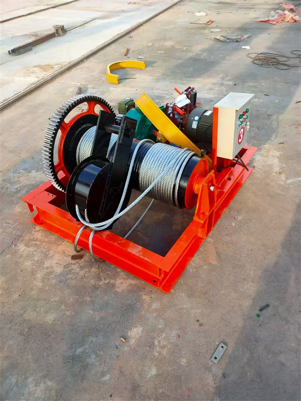 卷揚(yáng)式啟閉機(jī),QPG卷揚(yáng)啟閉機(jī)精心