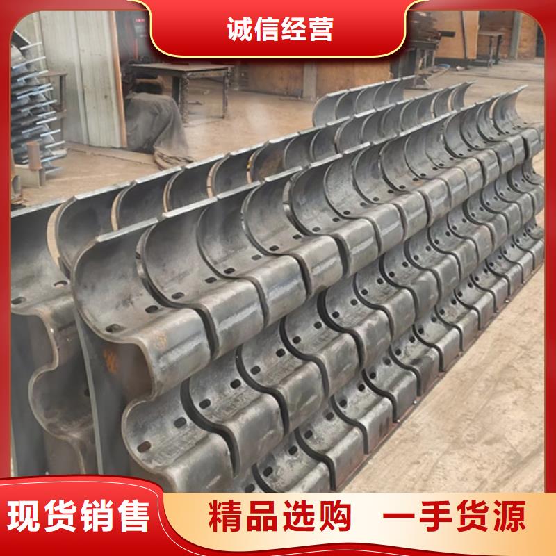 公路防撞護(hù)欄貨源直供快速物流發(fā)貨