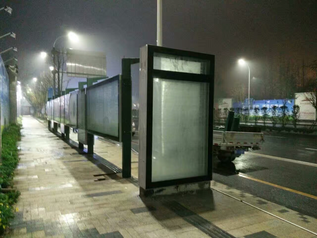 新款候車亭質(zhì)量可靠