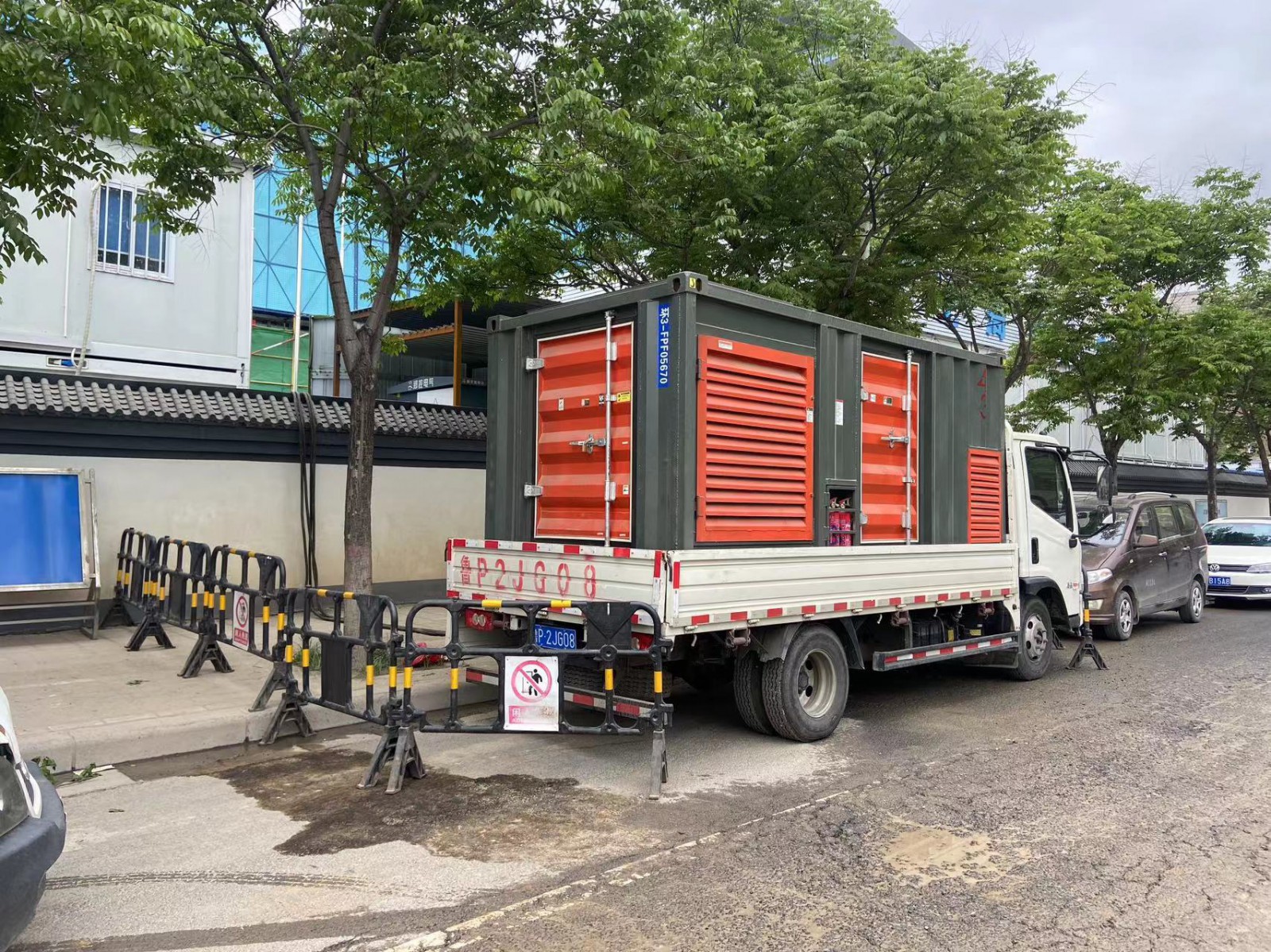 200KW發(fā)電機出租租賃400KW發(fā)電機電纜線出租UPS電源出租-400kw發(fā)電機出租一對一服務