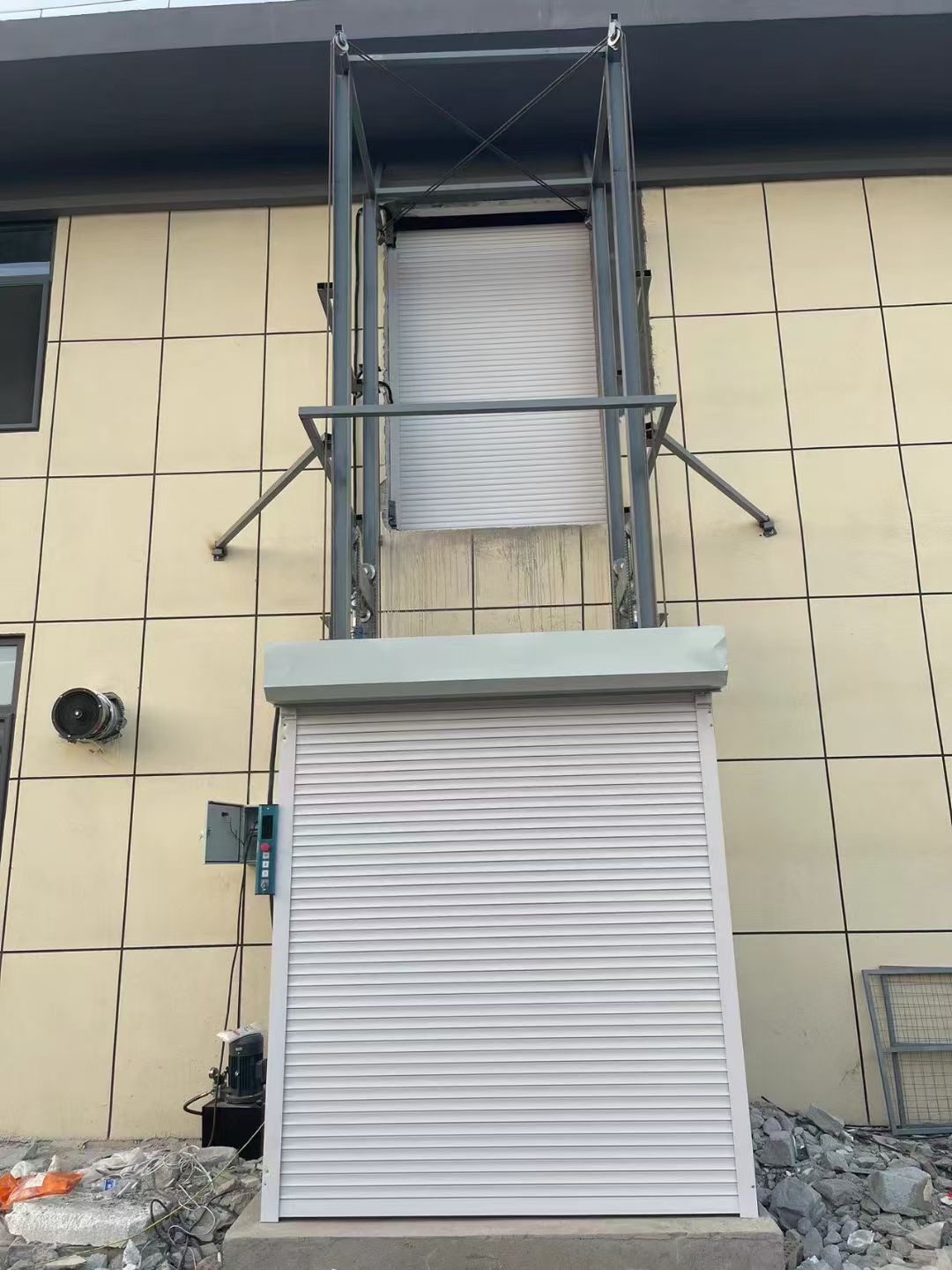 山東導軌升降機公司價格實惠工廠直供
