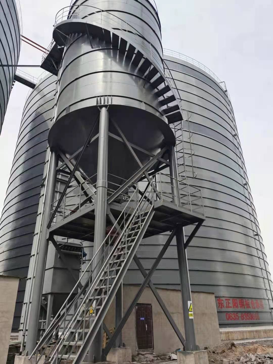 買7萬噸粉煤灰鋼板倉必看-廠家直銷